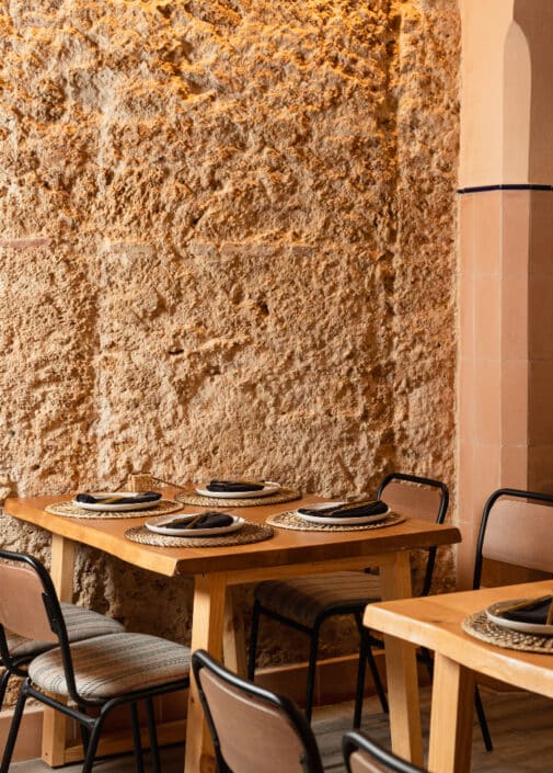 Brasal restaurante en Cádiz, restaurante de barrio con alma de brasa. 