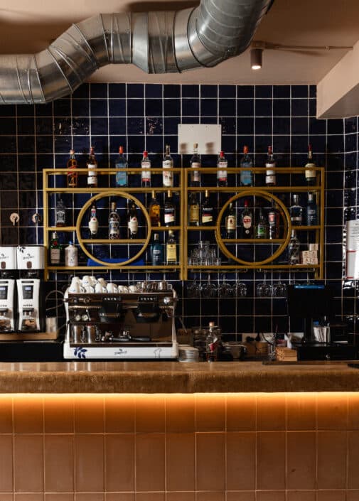 Brasal restaurante en Cádiz, restaurante de barrio con alma de brasa. 